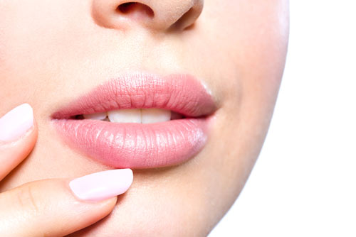טיפול לעיצוב ועיבוי שפתיים